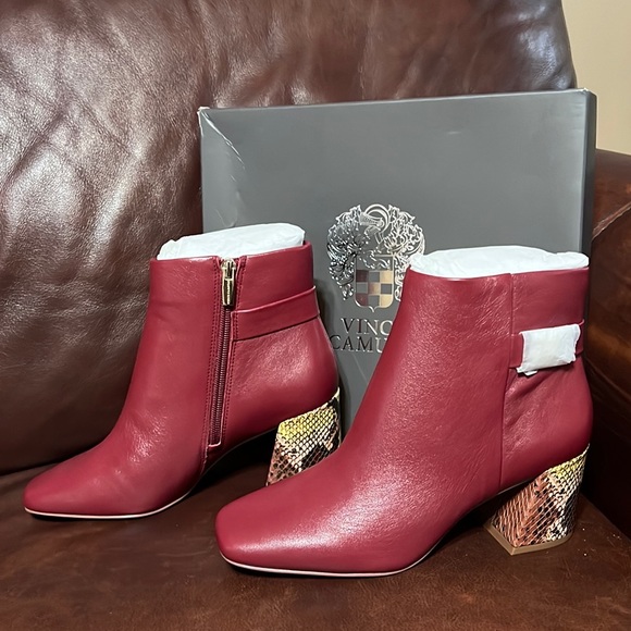 NEW VINCE CAMUTO red booties SIZE 7 1/2 W - Picture 1 of 8